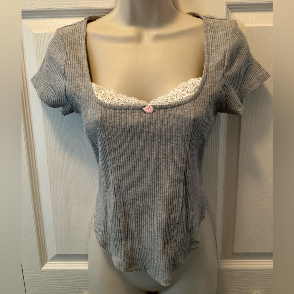 Madden Girl Gray Ribbed Top